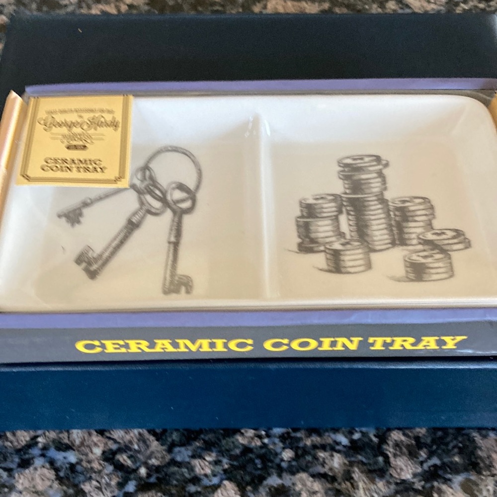 GEORGE HARDT SUPPLY CERAMIC COIN TRAY NIB